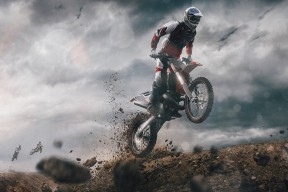 九游网页版入口-王者归来！浓眉哥复出首战狂砍30+15，DWG主场沸腾如火山喷发